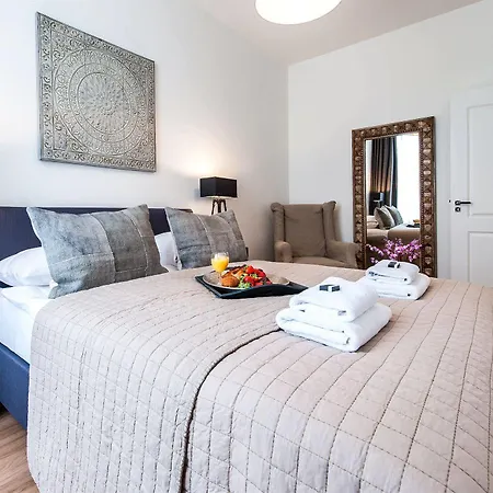 Apartment Short Group Vondelgarden Serviced